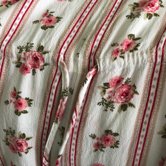 Forever 21 Floral Romper - Picture 4 of 4